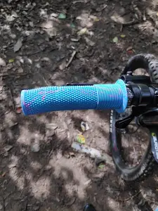 bent handle bar grip